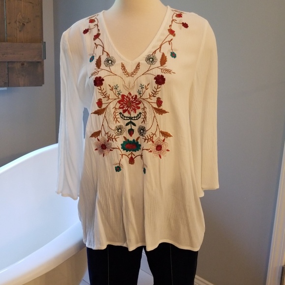 jodifl embroidered top